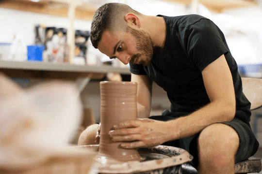 IN THE STUDIO :: CERAMICIST BEN MEDANSKY