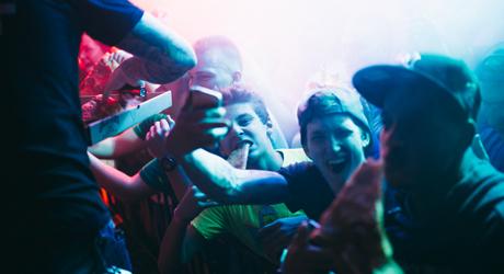 Photo Set :: This Is What a Riff Raff Show Looks Like in Alaska