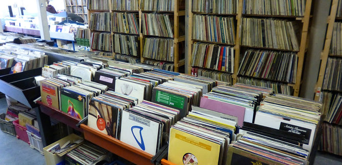 Crate-Digging Love :: 5 Scores at Holland's Largest Vinyl Outlet