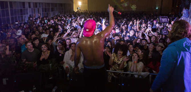 Oakland's Wine + Bowties Stunts with Music & Art Fest FEELS V